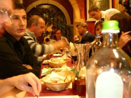 Retrouvailles 2007 - Il y en a qui grimacent, là , au fond ;-)